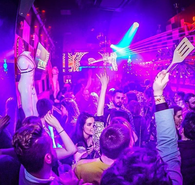 Noche en Zhouk Valladolid