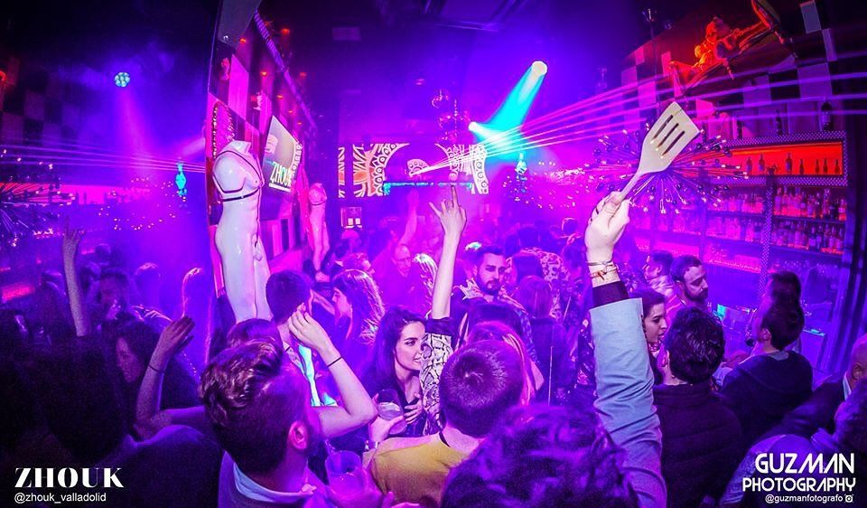 Noche en Zhouk Valladolid