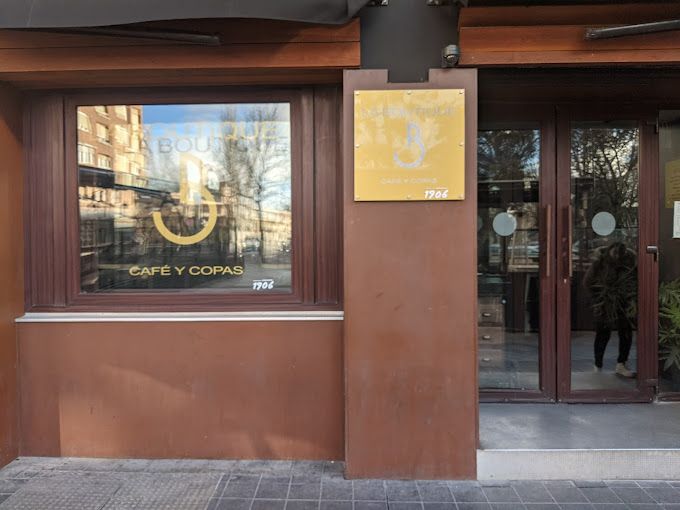 Fachada La Boutique Valladolid